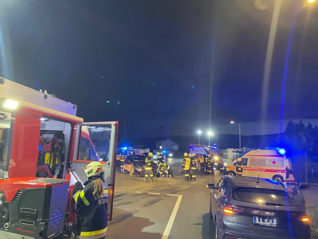 Foto auf 5min.at zeigt einen Autounfall.