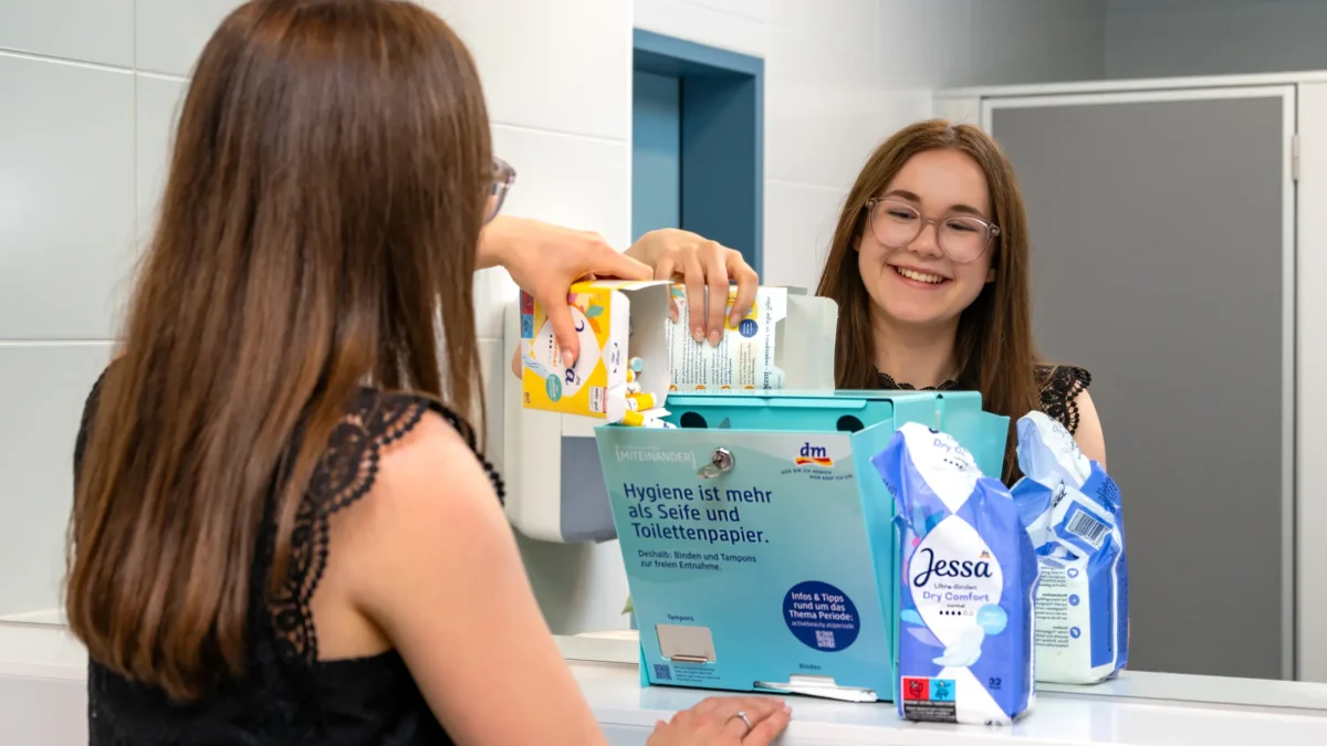 Das Bild auf 5min.at zeigt einen Periodenproduktespender.