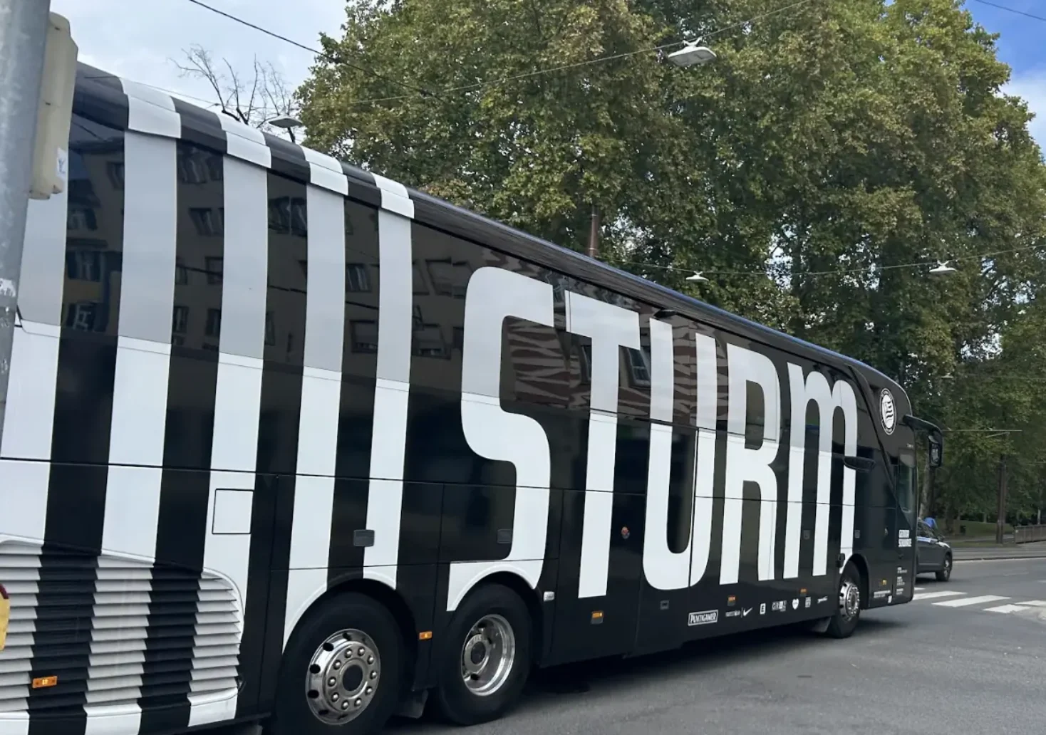 Foto auf 5min.at zeigt den SK Sturm Graz Bus