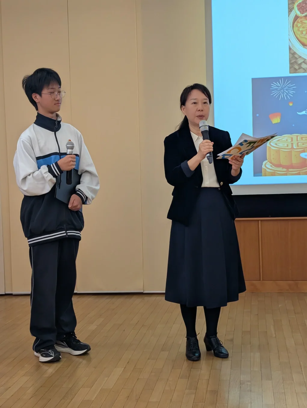 Foto auf 5min.at zeigt die Chinesische Partnerschule zu Gast an den Privatschulen Bad Gleichenberg