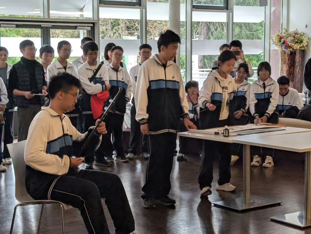 Foto auf 5min.at zeigt die Chinesische Partnerschule zu Gast an den Privatschulen Bad Gleichenberg