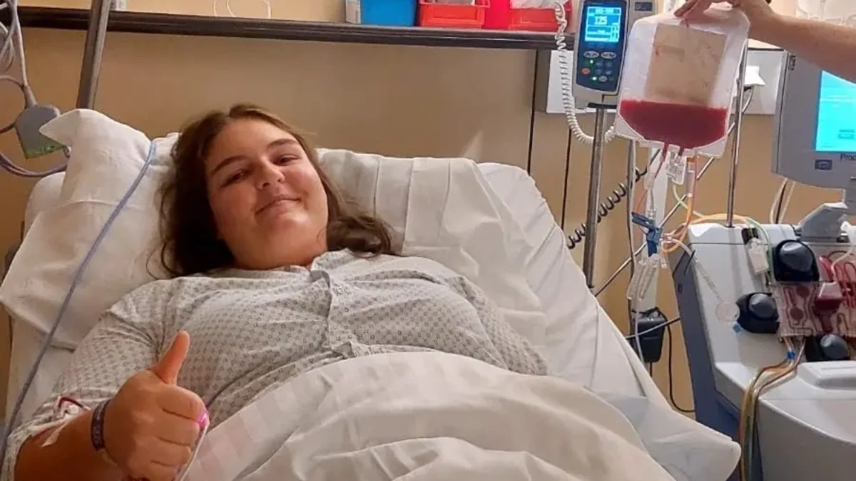 Bild auf 5min.at zeigt eine junge Frau in einem Krankenhausbett.