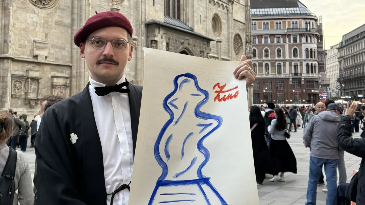 Bild auf 5min.at zeigt die Corona-Statue