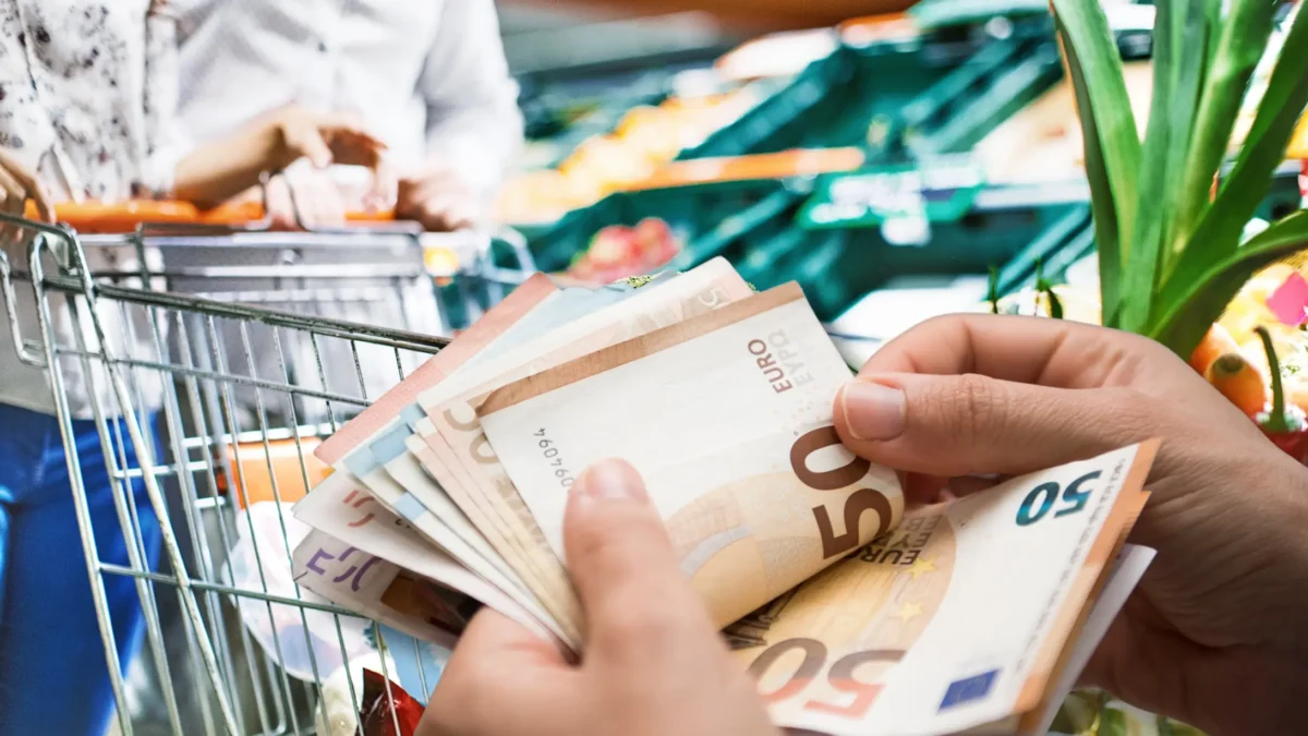 IHS korrigiert Prognose: Inflation sinkt 2026 auf 2,2 Prozent