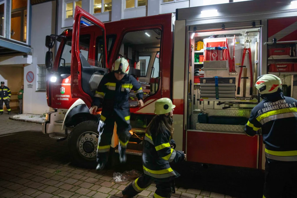 Das Foto auf www.5min.at zeigt eine Einsatzübung der Feuerwehr St. Margarethen ob Töllerberg.