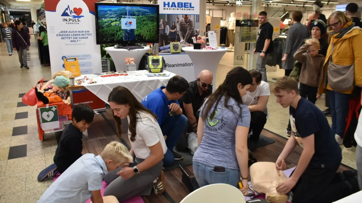 Das Foto auf www.5min.at zeigt den Kampagnentag gegen den plötzlichen Herztod.