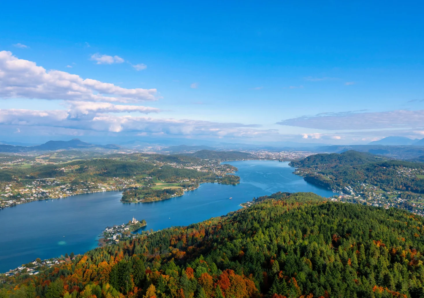 Das Bild auf 5min.at zeigt den Ausblick vom Pyramidenkogel.