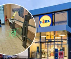 Foto in Beitrag von 5min.at zeigt eine Lidl-Filiale und die Ausgangsschranken bei einem Selbstbedienungsbereich.