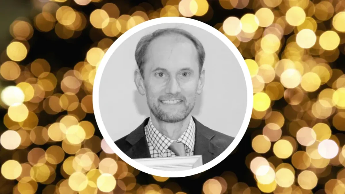 Eine Bildmontage auf 5min.at zeigt Helmut Gottwald und goldene Lichtpunkte.