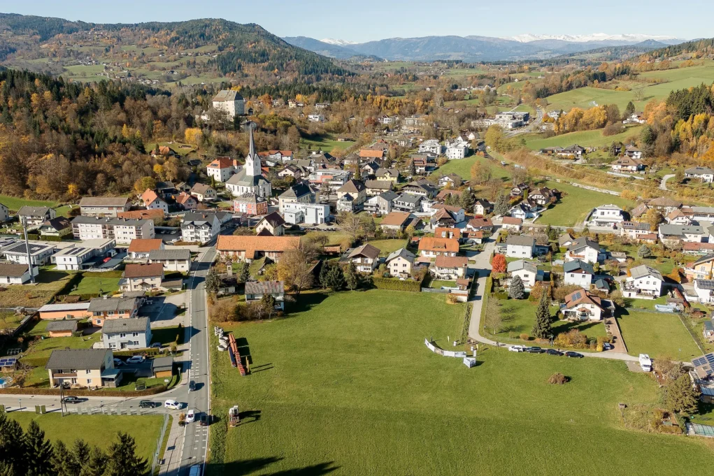 Ein Bild auf 5min.at zeigt das Areal auf dem „das mo:mo“ errichtet wird.