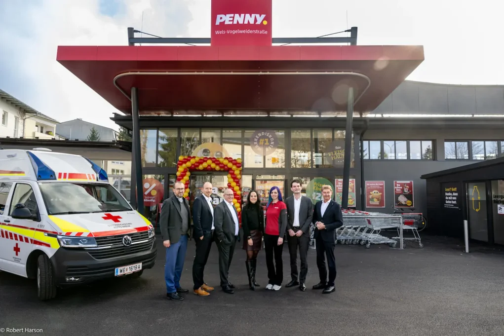 Bei der Er&ouml;ffnung des Penny Markts in Wels.