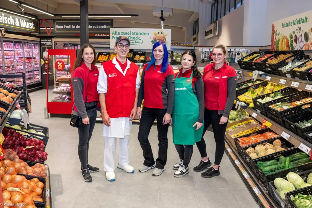 Bei der Er&ouml;ffnung des Penny Markts in Wels.