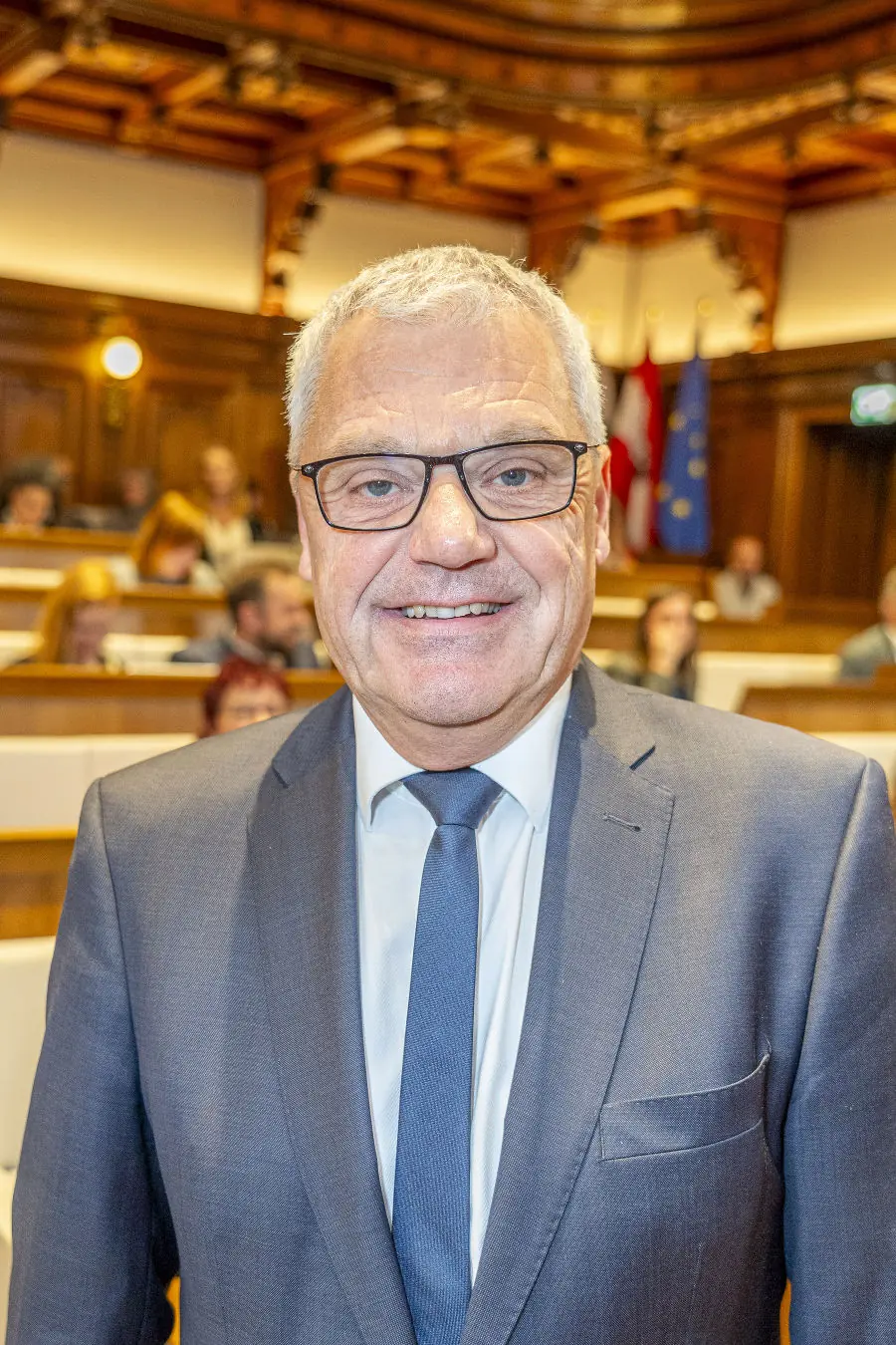 Auf dem Foto von www.5min.at sieht man Gemeinderat Mag. Gerhard Spath.