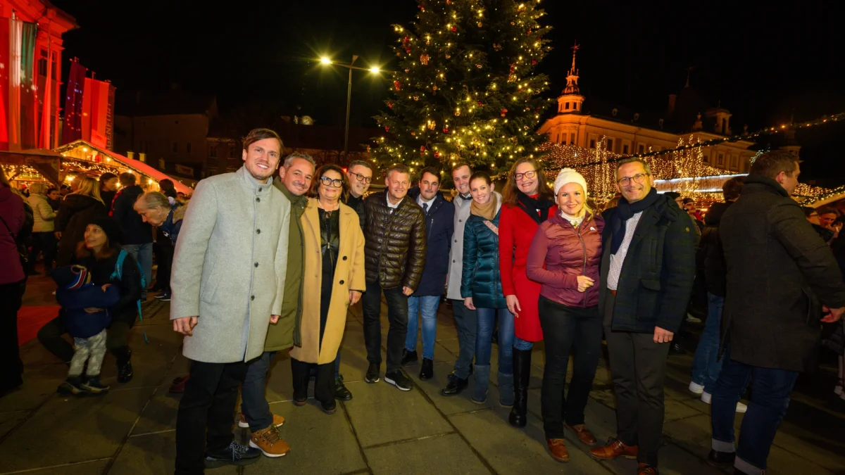 Das Bild auf 5min.at zeigt die Eröffnung des Klagenfurter Christkindlmarktes.