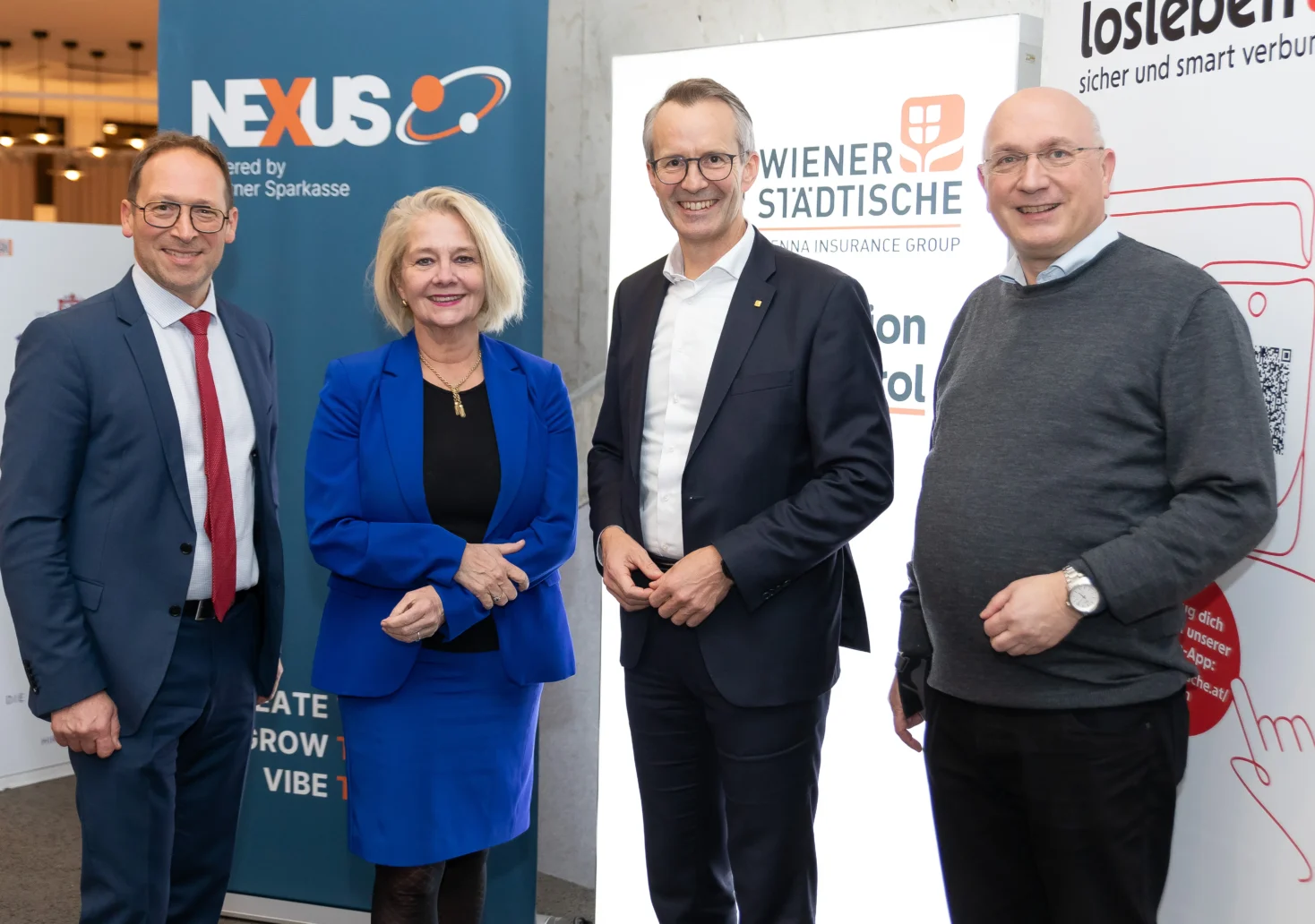 Das Bild auf 5min.at zeigt Finanzdirektor Alexander Presch, Rektorin Ada Pellert, Landesdirektor Ferdinand Bucher, Prodekan der Fakultät für Wirtschafts- und Rechtswissenschaften Johannes Heinrich