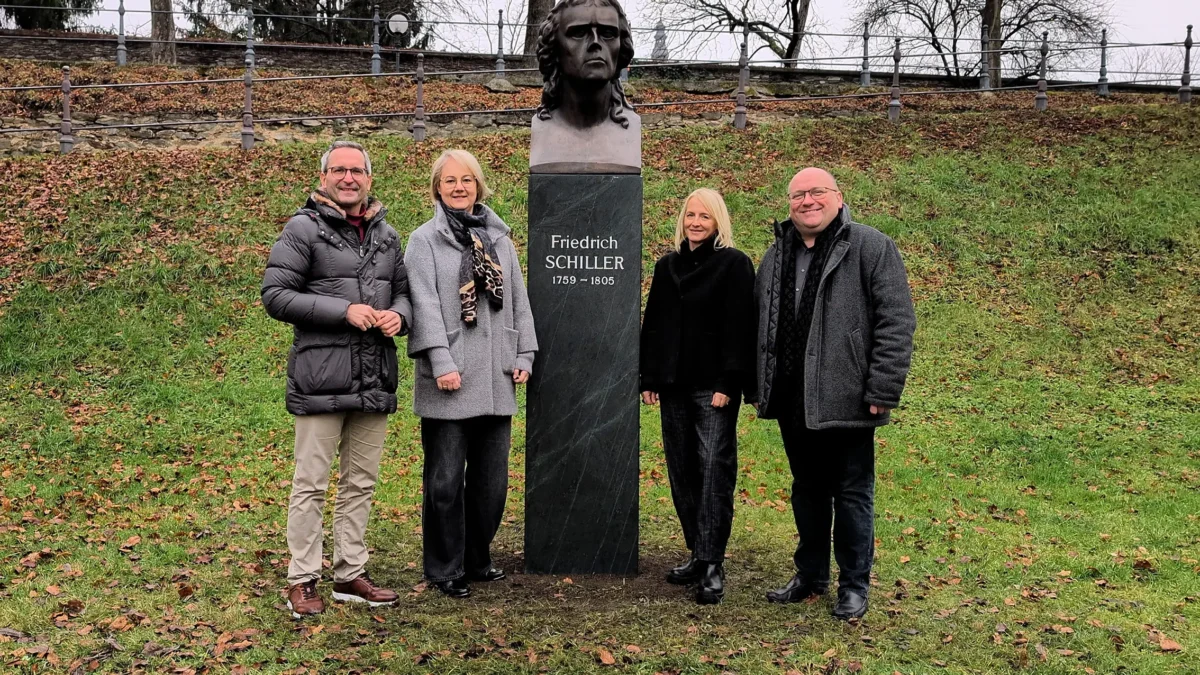 Im Schillerpark steht eine neue Büste