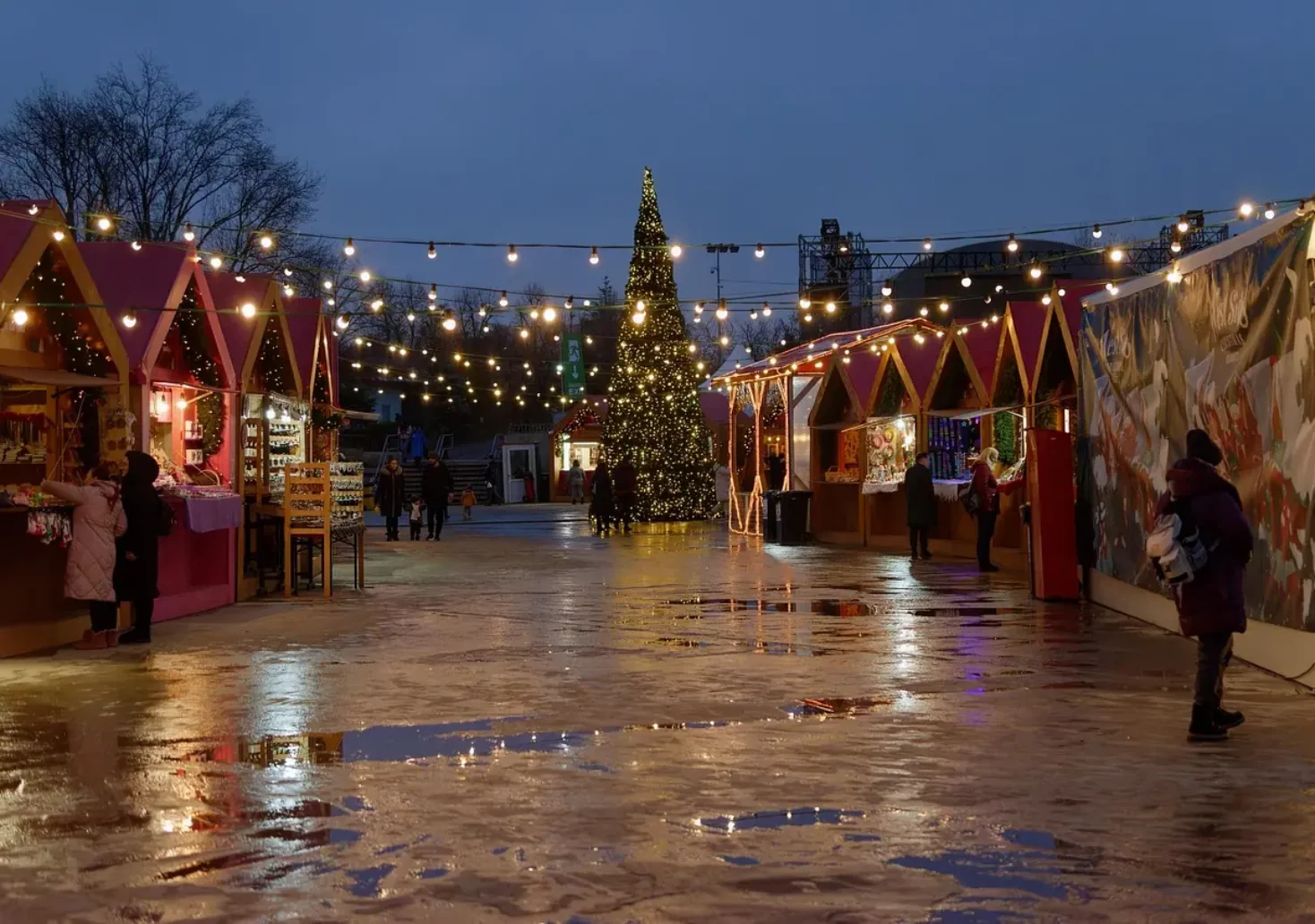 Das Foto auf www.5min.at zeigt einen Weihnachtsmarkt.