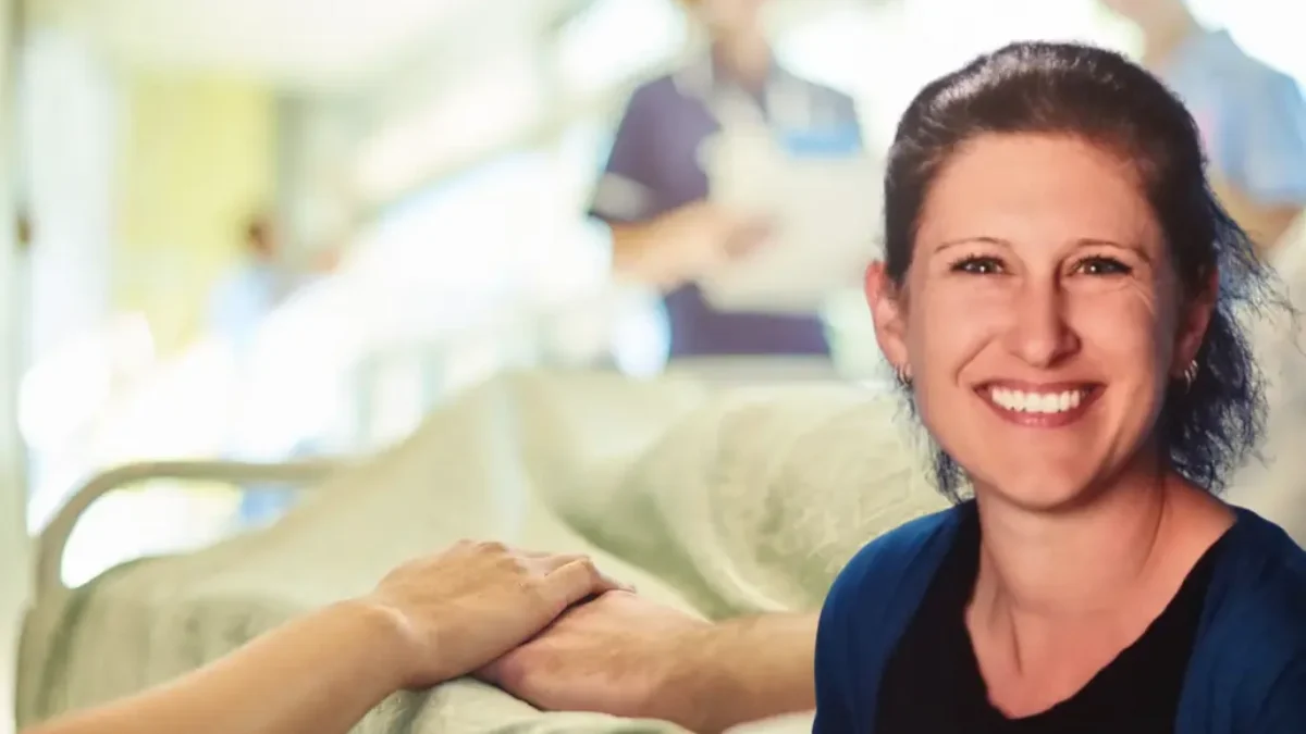 Foto auf 5min.at zeigt ein Krankenbett und eine Frau, die Stammzellen gespendet hat.