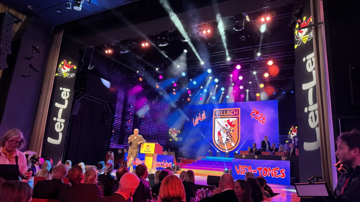 Das Bild auf 5min.at zeigt die Premiere der Villacher Faschingssitzungen 2026.