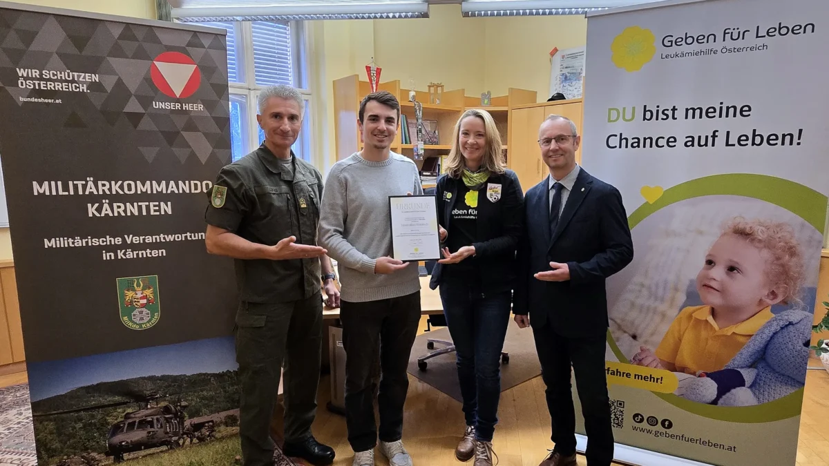 Das Bild auf 5min.at zeigt Oberst Stefan Lekas (StvMilKdt), Maximilian Reinisch, Julia Neugebauer (GfL) und Mario Wulz (Sanitätswesen).
