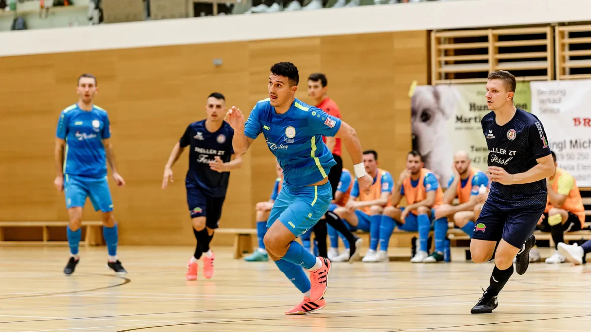 Ein Bild auf 5min.at zeigt ein Futsal-Match zwischen den Mannschaften aus Klagenfurt und Villach.