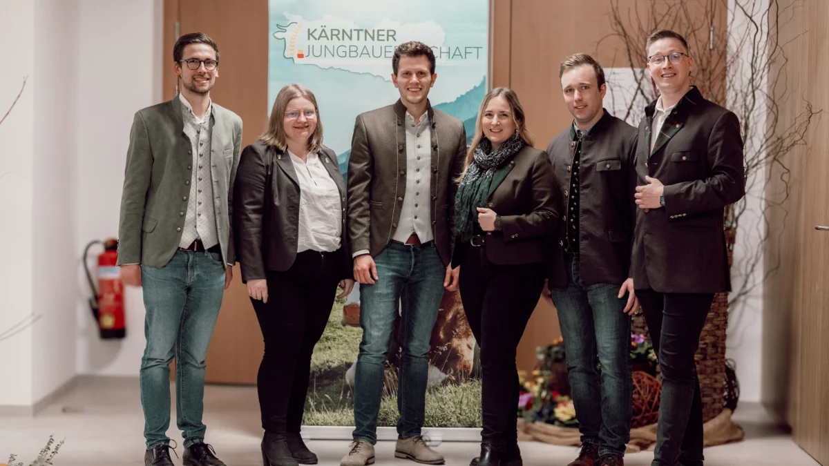 Ein Bild auf 5min.at zeigt Kassier Florian Stürzenbecher, Obmannstv. Larissa Pobaschnig, Obmann Maximilian Kogler, Obmannstv. Ramona Rutrecht, Schriftführer Philipp Glawar-Barth und Geschäftsführer Daniel Gfrerer.