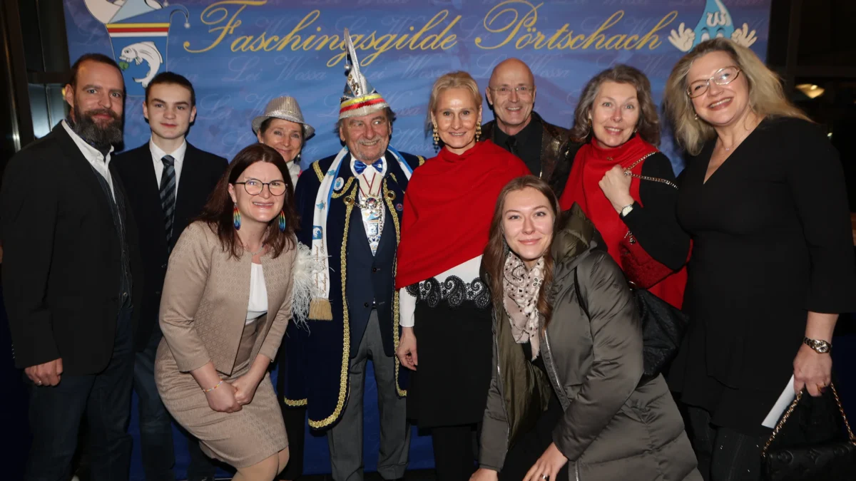 Ein Bild auf 5min.at zeigt Besucher des Pörtschacher Narrenrates.