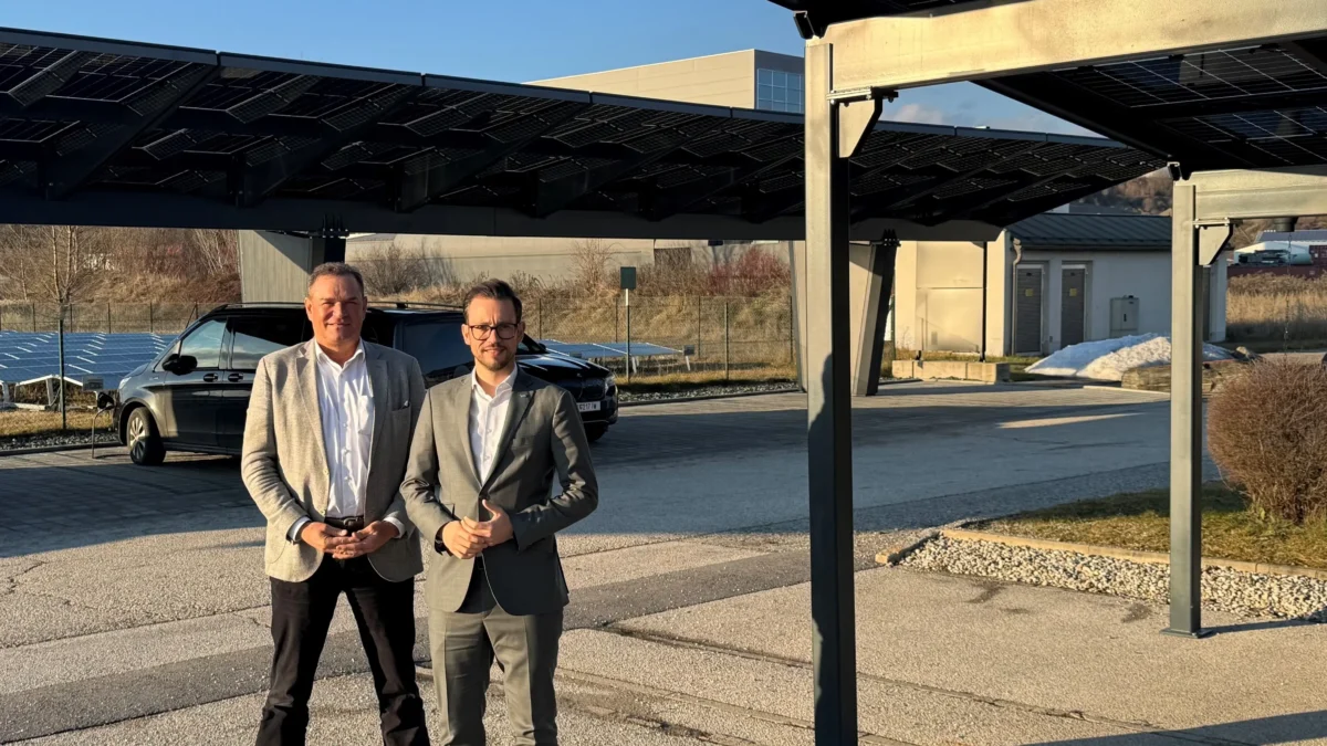 Ein Bild auf 5min.at zeigt Geschäftsführer Robert Kanduth und Energielandesrat Sebastian Schuschnig.