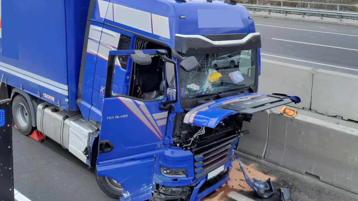 Bild auf 5min.at zeigt einem Einsatz bei einem Verkehrsunfall.