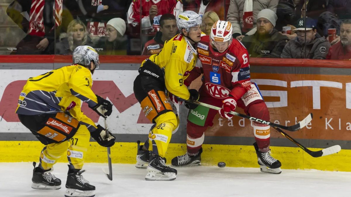 Das Bild auf 5min.at zeigt Spieler des EC KAC und Spieler der Vienna Capitals.