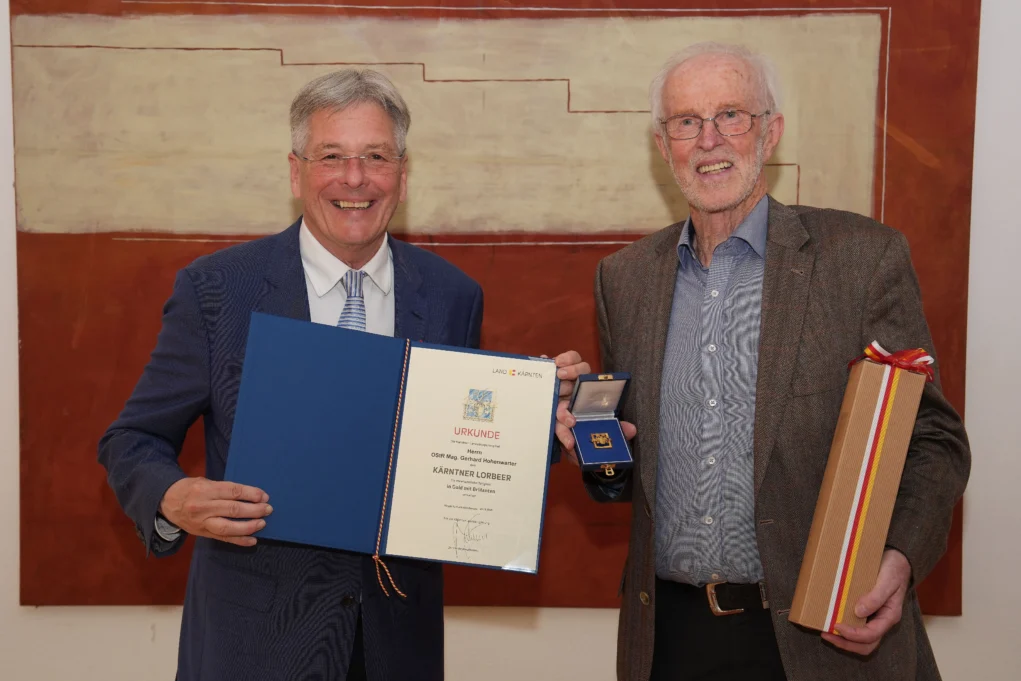 Das Bild auf 5min.at zeigt Gerrhard Hohenwerter bei seiner Auszeichnung.