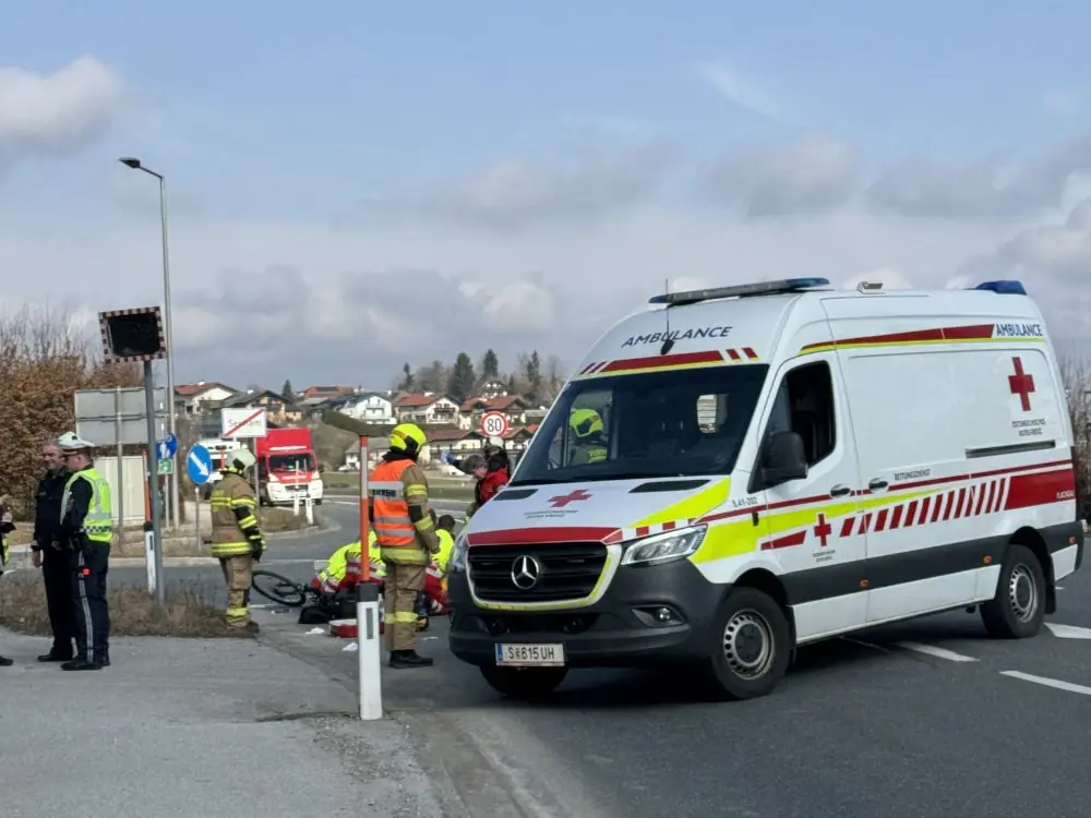 Bild auf 5min.at zeigt die Freiwillige Feuerwehr Seeham im Einsatz
