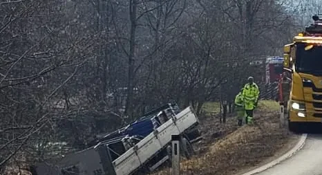 Das Bild auf 5min.at zeigt einen LKW-Unfall.