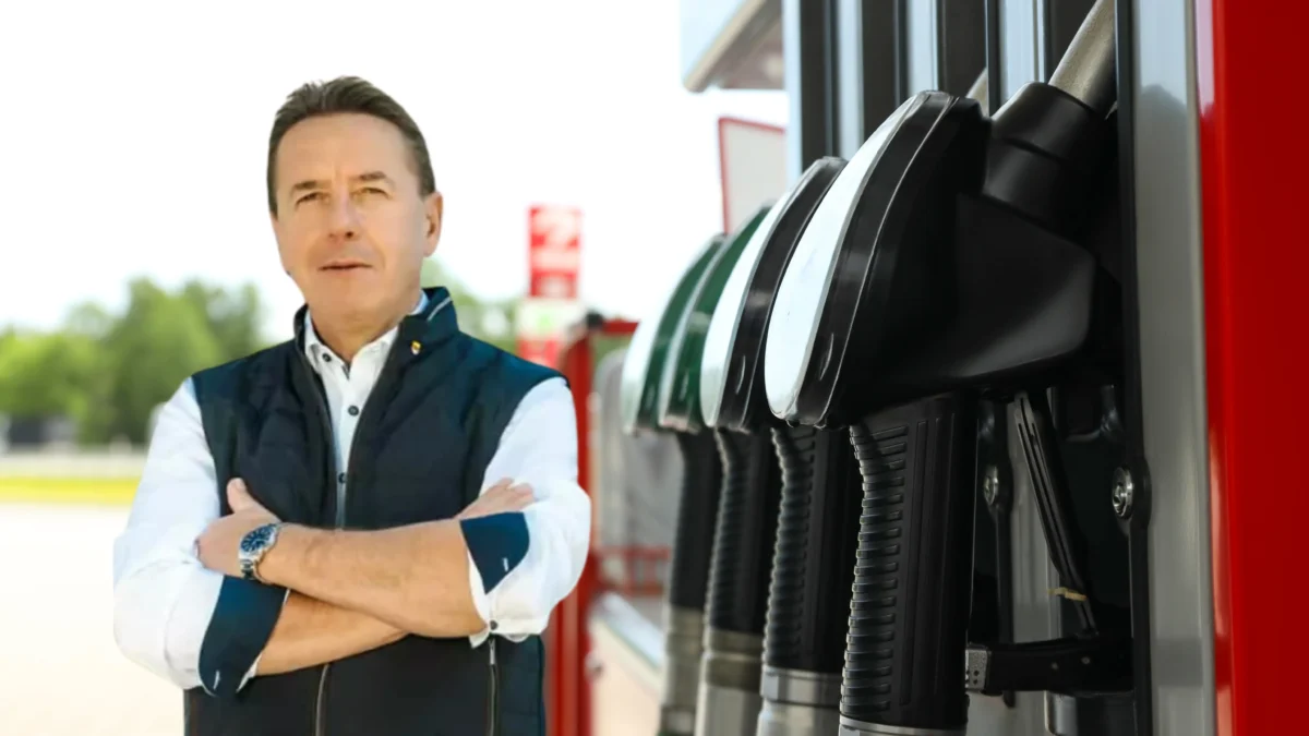 Das Bild auf 5min.at zeigt Erwin Angerer und eine Zapfsäule.