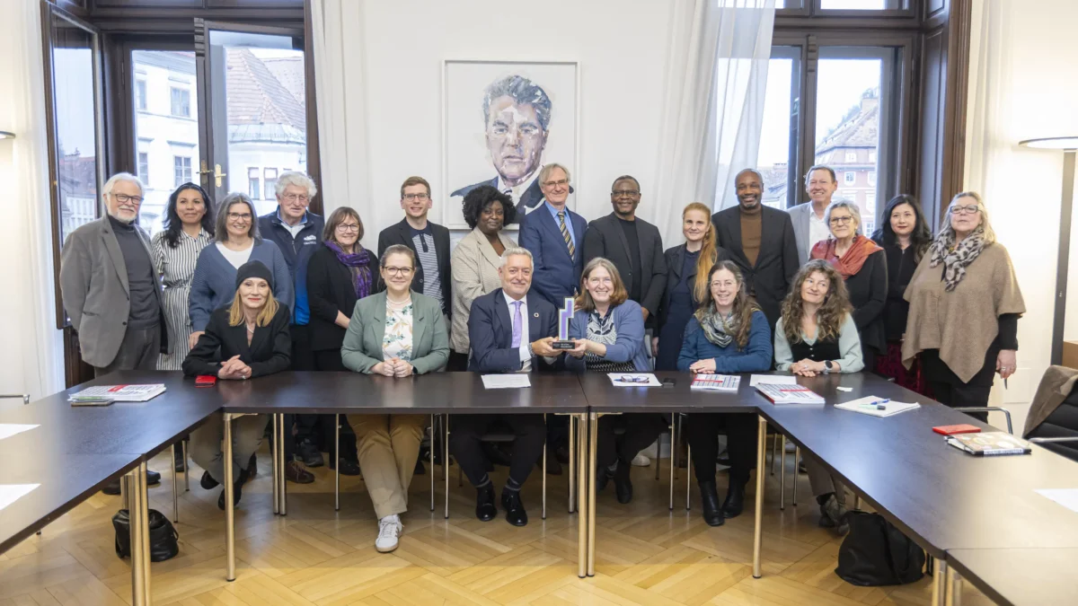 Die Stadt Graz ist für ihr Engagement im Bereich Menschenrechte, Antirassismusarbeit und Antidiskriminierung mit dem ECCAR-Award ausgezeichnet worden.