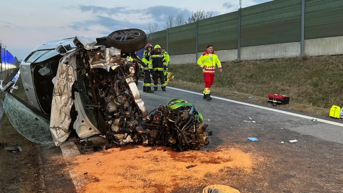 Bild auf 5min.at zeigt einen Einsatz nach einem Unfall.