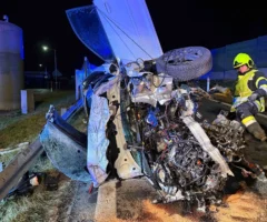 Bild auf 5min.at zeigt einen Einsatz nach einem Unfall.