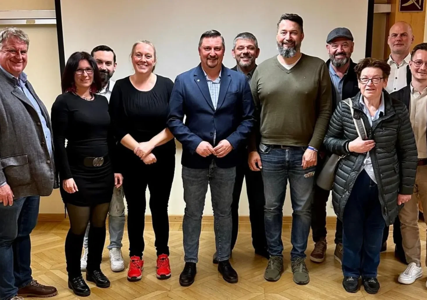 Ein Bild auf 5min.at zeigt das Team der FPÖ Finkenstein.