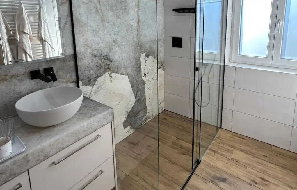 Das Bild auf 5min.at zeigt den Schauraum von MF Interior Design.