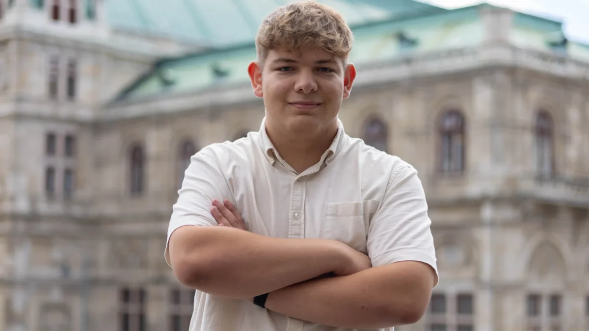 Das Bild auf 5min.at zeigt Raphael Dionisio.