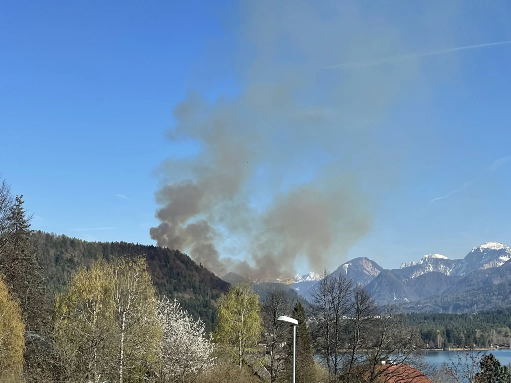 Foto auf 5min.at zeigt einen Brand auf der Taborhöhe.