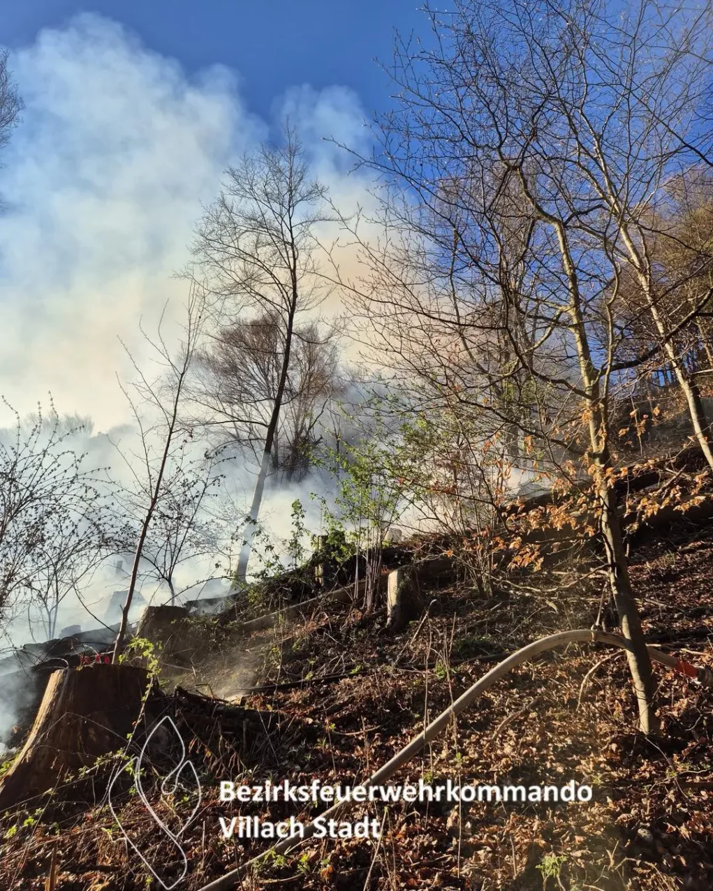 Foto auf 5min.at zeigt einen Brand auf der Taborhöhe.