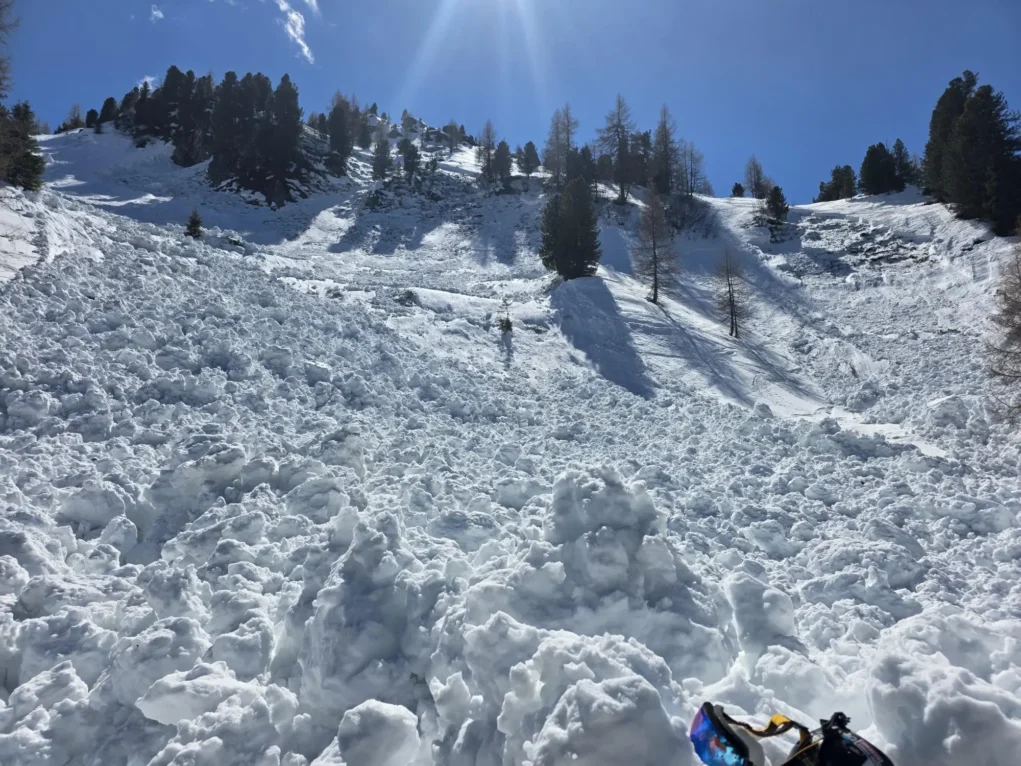 Snowboarder von Lawine verschüttet: Rettungseinsatz in Bad Gastein