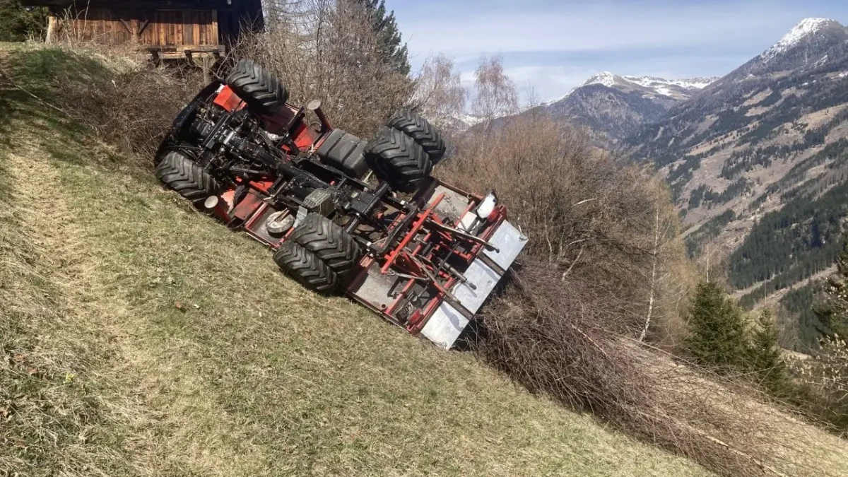 Ein Bild auf 5min.at zeigt das abgestürzte Fahrzeug.