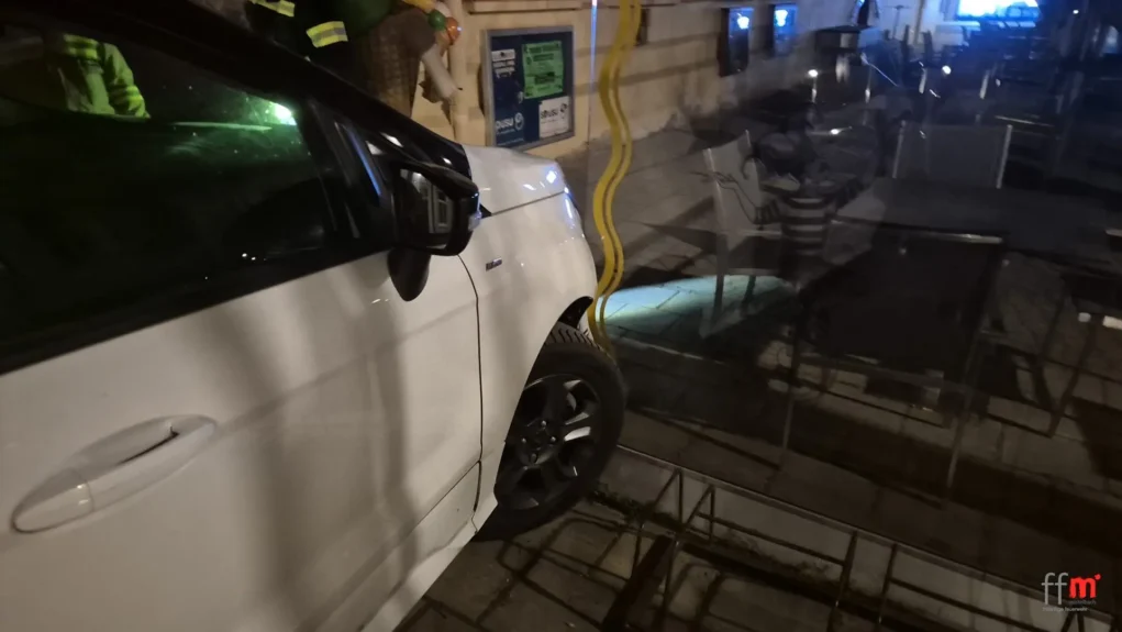 Bild auf 5min.at zeigt die Feuerwehr im Einsatz bei einem Unfall