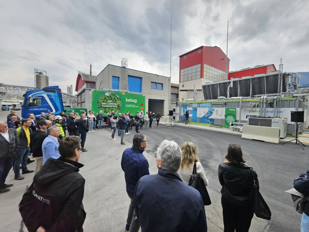 Das Bild auf 5min.at zeigt Impressionen von der Eröffnung der Elektrolyseanlage in Arnoldstein.