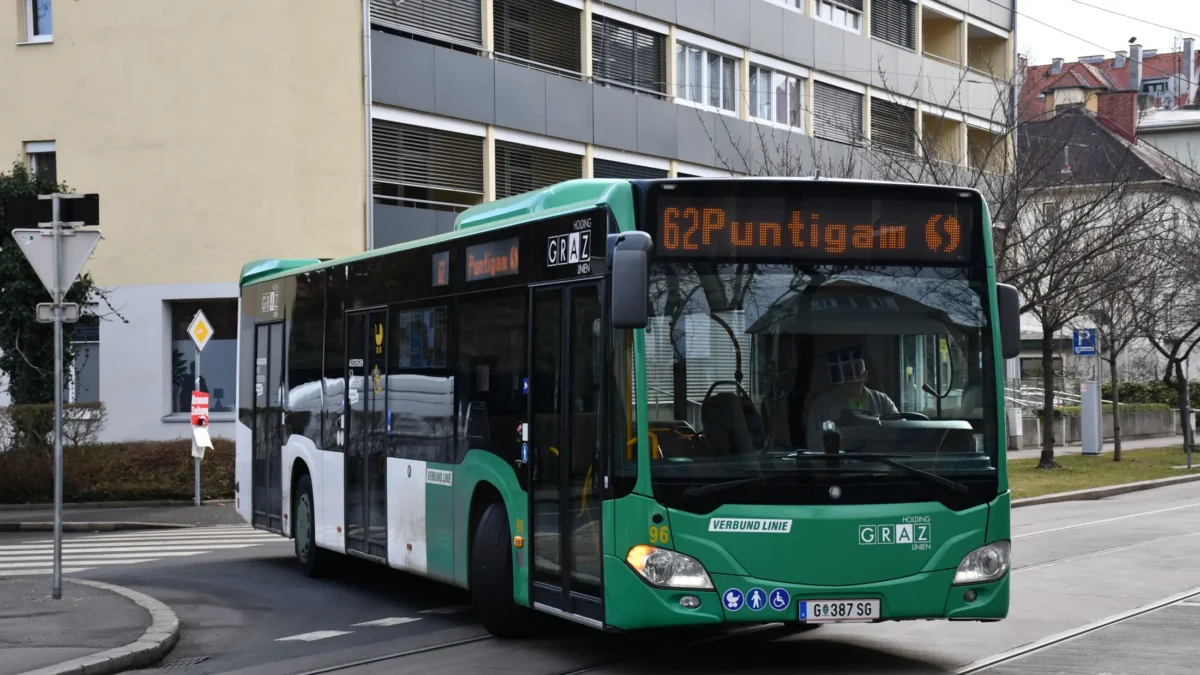 Foto auf 5min.at zeigt einen Bus der Linie 62 in Graz.
