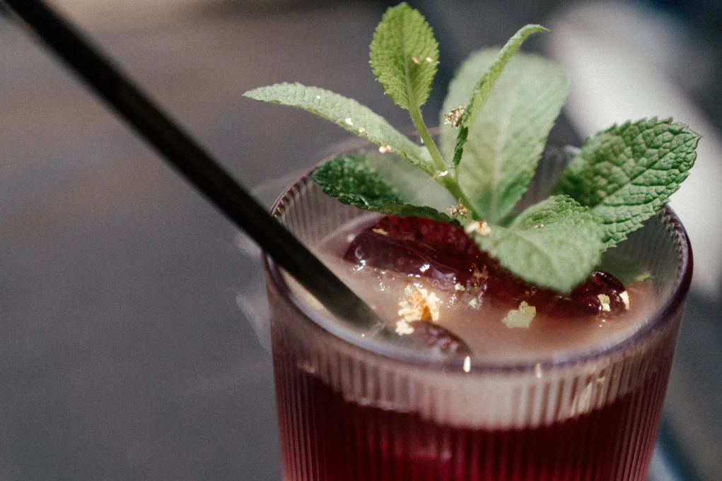 Das Bild auf 5min.at zeigt einen Cocktail.