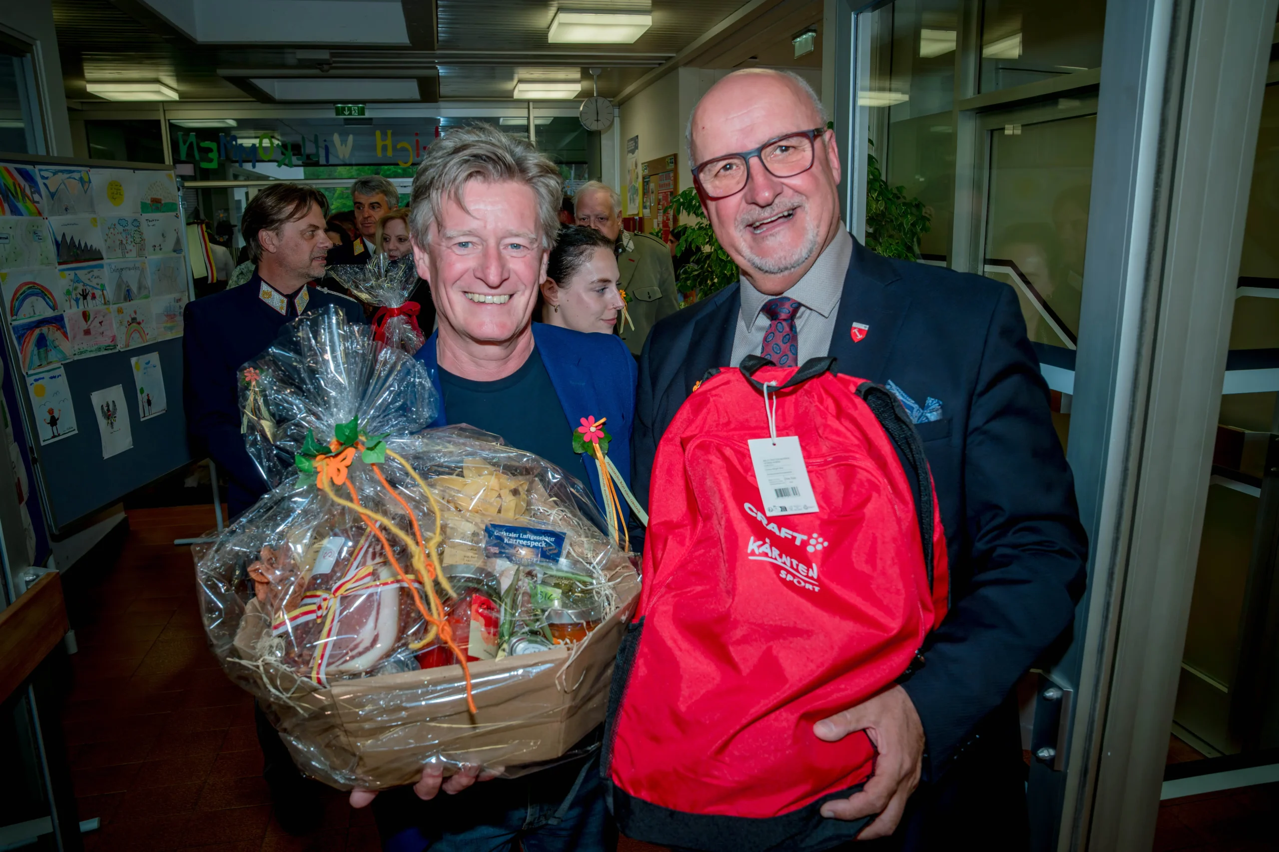 Das Bild auf www.5min.at zeigt eine Abschiedsfeier in Treffen.