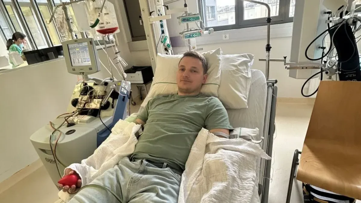 Bild auf 5min.at zeigt einen Mann im Bett.